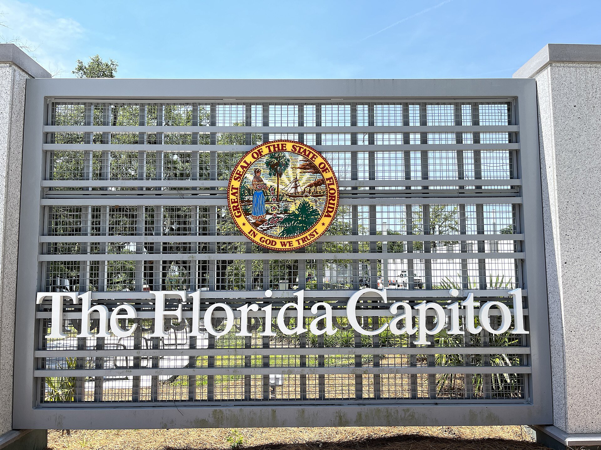 The entrance sign of the Florida Capitol in Tallahassee, bearing the Great Seal of the State of Florida
